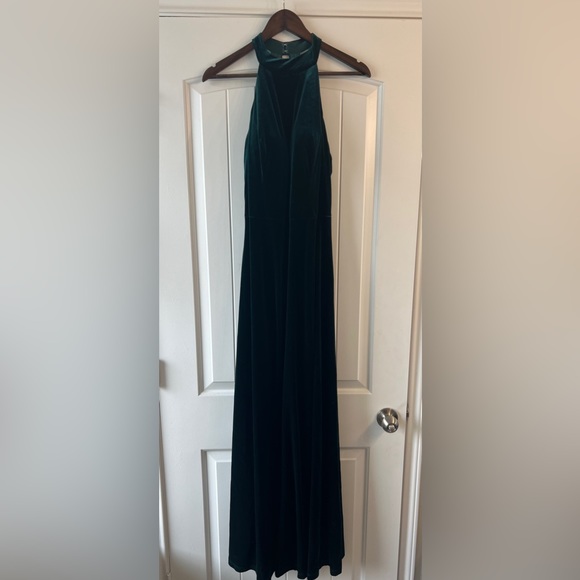 Revelry Tori Velvet Dress - Classic Emerald - Picture 6 of 10